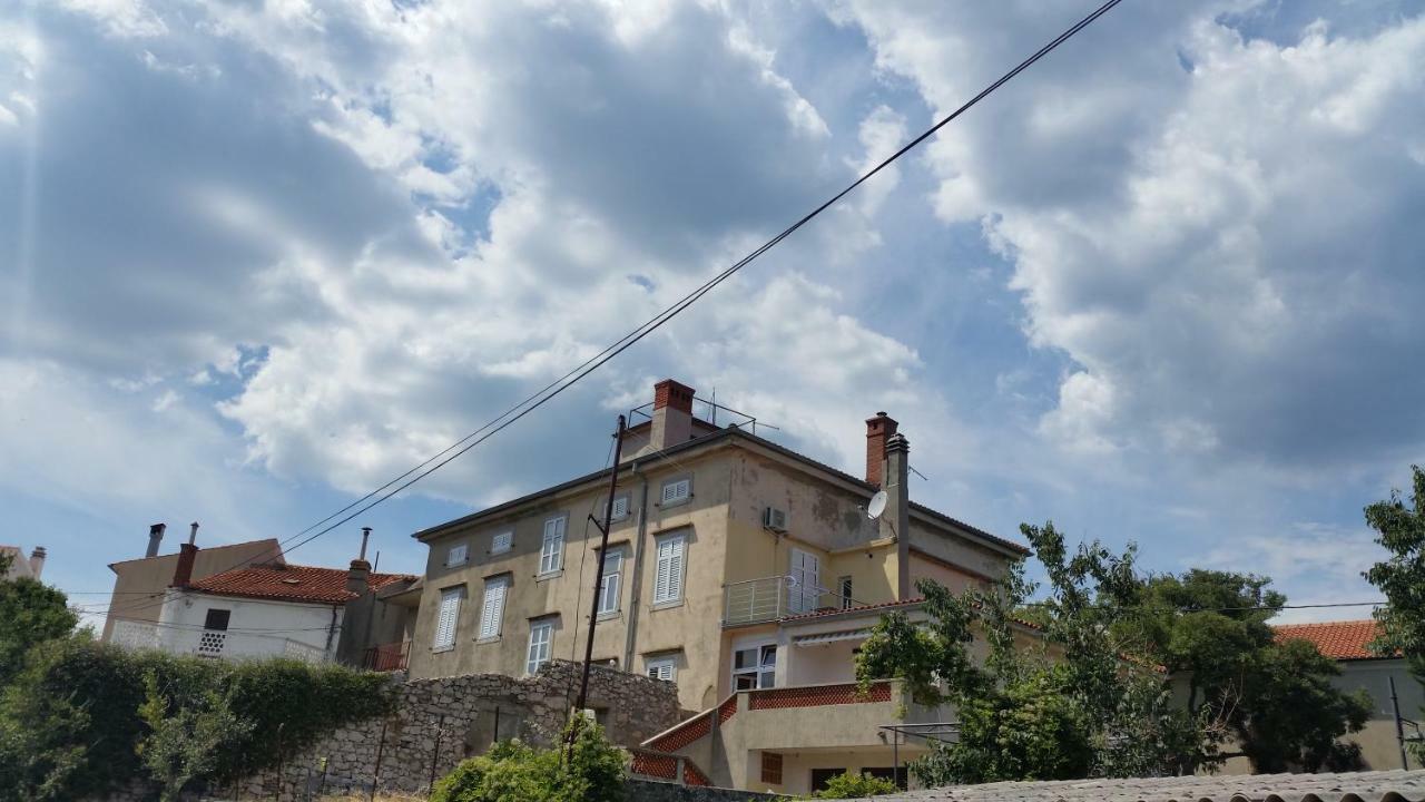 Apartment Palazzo Sare Vrbnik Exteriör bild